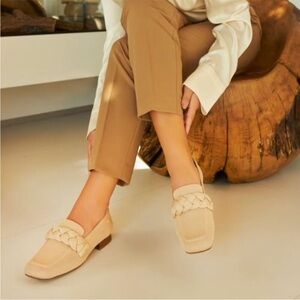 Vivaia Flat Caitlin Braided in Almond Cream
